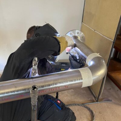 predvýroba potrubia na dielni